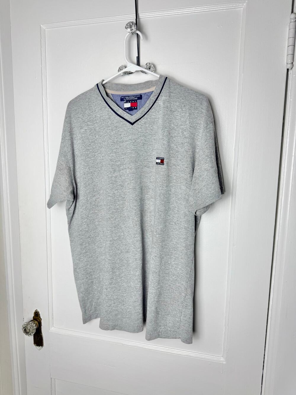 Vintage Y2K/90s Tommy Hilfiger Gray Logo Racer Stripe Short Sleeve T-shirt LG